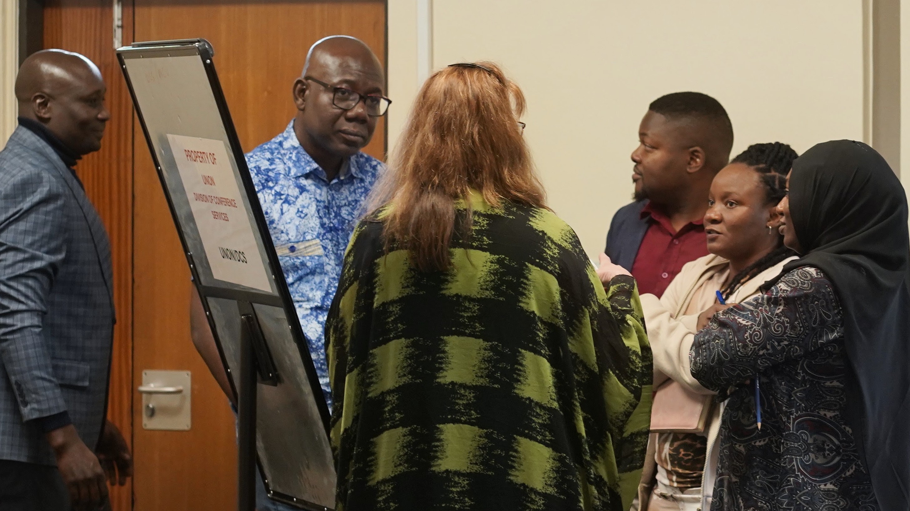 Participants identifying country-specific challenges and opportunities