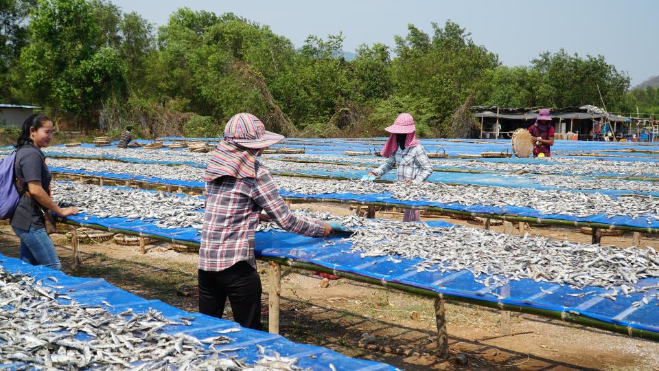Cambodian migrant workers in Rayong Province in Thailand. ILO_Pichit Phromkade.jpg