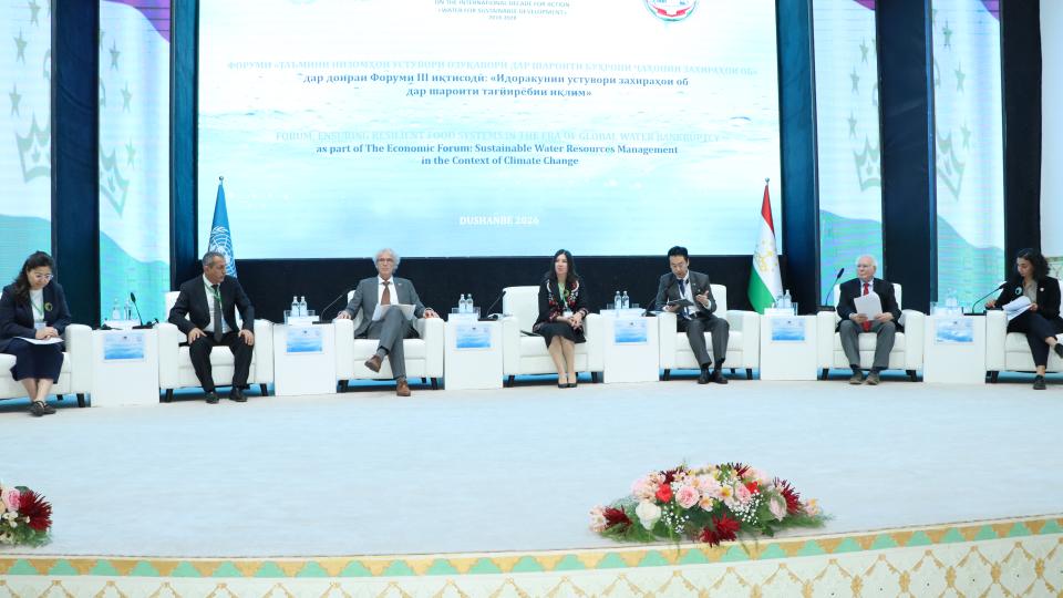 Ms. Aigerim Karibay and Professor David Feldman, alongside other panelists, presenting policy recommendations at the Ensuring Resilient Food Systems in the Era of Global Water Bankruptcy Forum.