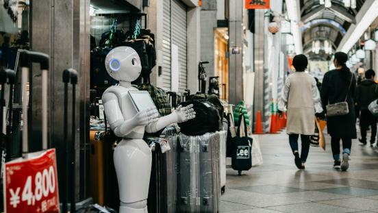 Robot in Shopping Mall in Kyoto