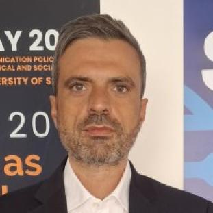 Dr. Mauro Santaniello