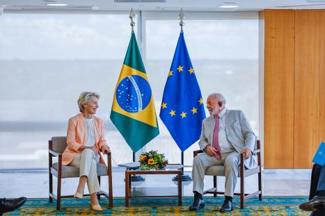 EU Commissioner Ursula von der Leyen sitting next to Brazilian President Lula da Silva
