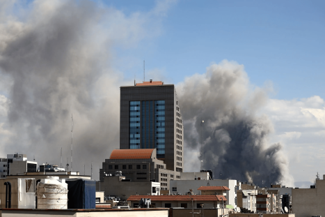 Tehran_-_The_Fourth_Day_of_War_7_Avash