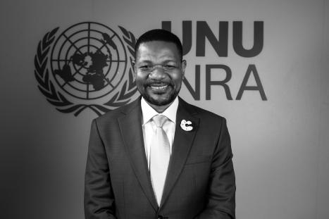 Dr.Richard  Munang