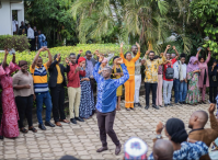 Teambuilding exercise concluding a workshop where national youth organizations gathered to develop a roadmap for a national youth action plan under the Guinea PBF/GIN/B-12 project.