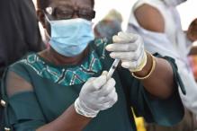Image of a person preparing a vaccination