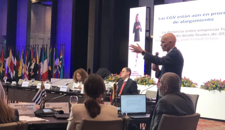 A snapshot of Pietrobelli delivering his keynote speech.