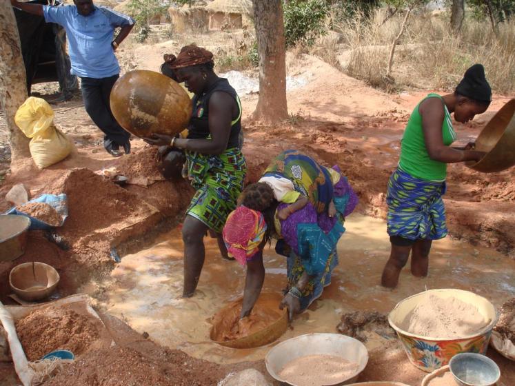 Mali: small scale gold mining