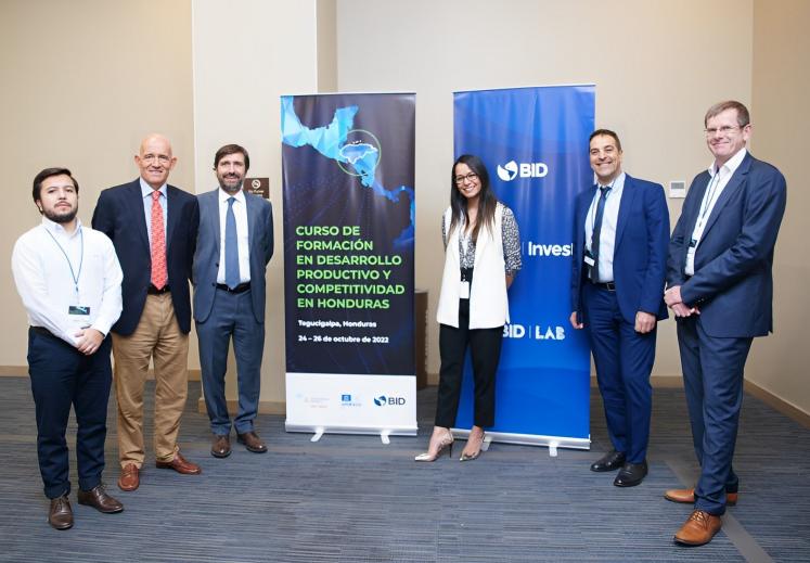 Jorge (far left) and Prof. Pietrobelli (second from left) at the UNESCO Chair’s Training Programme on Productive Development and Competitiveness in Honduras, October 2022.