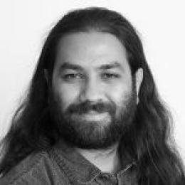 Manuel Urrutia headshot