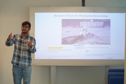 JMP Masters student presenting UNU-FLORES